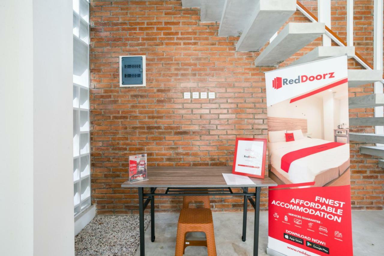 Guest house Reddoorz Near Universitas Islam Indonesia Balong (Yogyakarta)